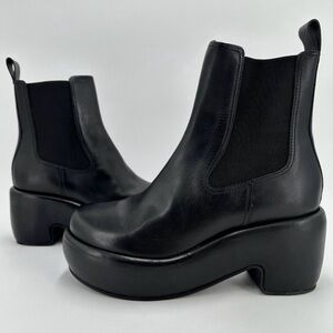 Everlane Black Women's Platform Chelsea Boots